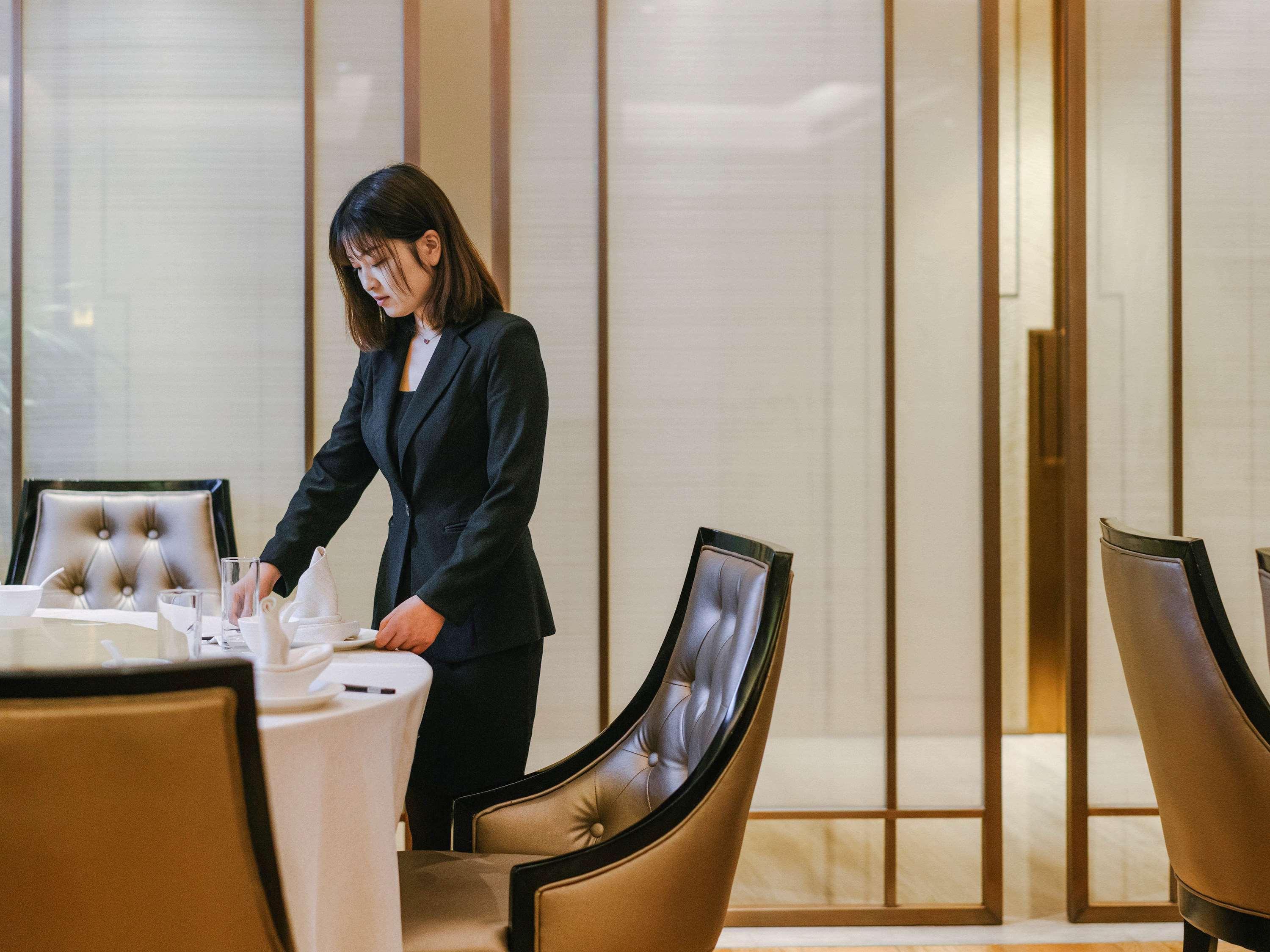 Pullman Shanghai Jingan Exterior photo