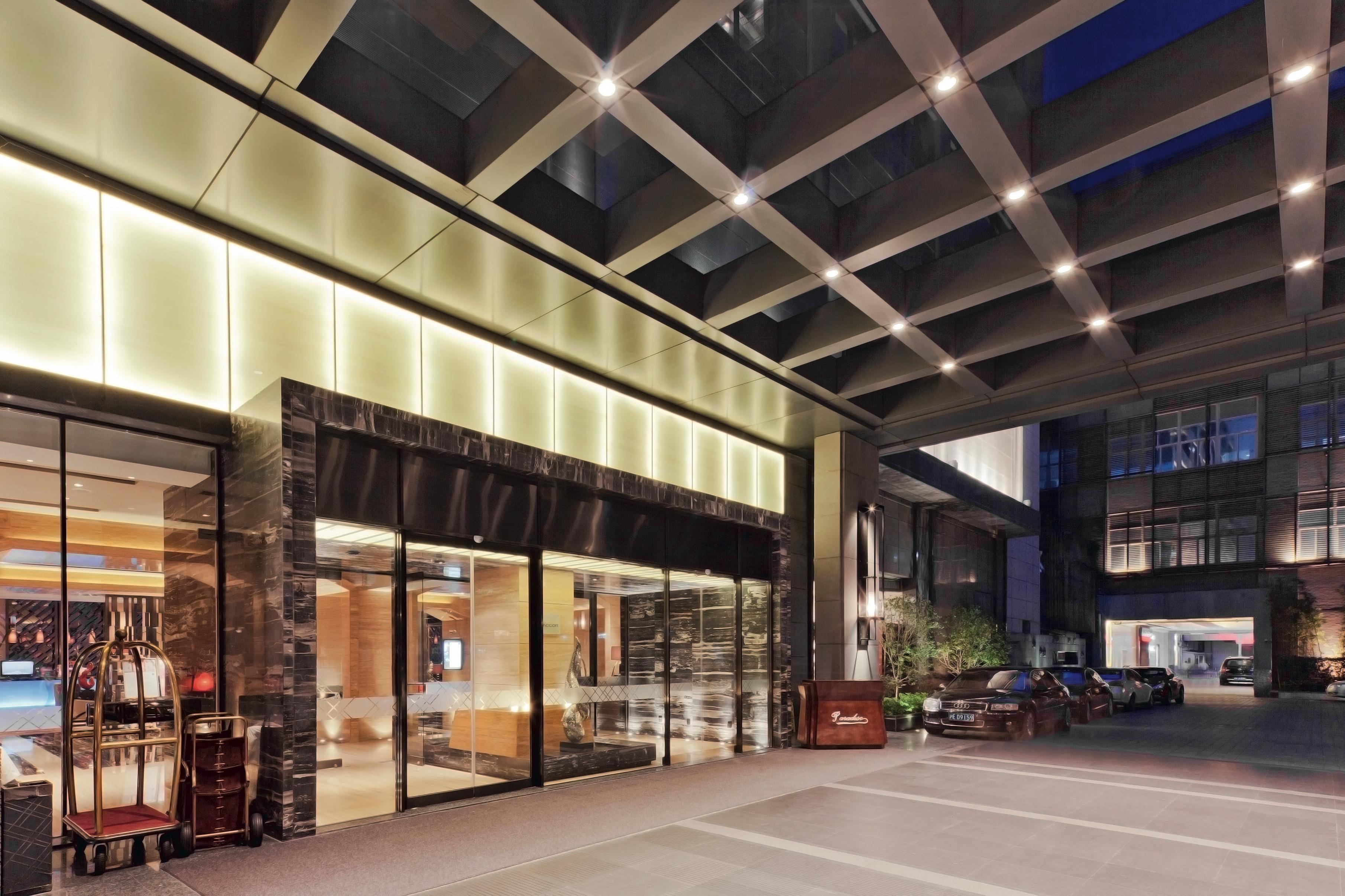 Pullman Shanghai Jingan Exterior photo