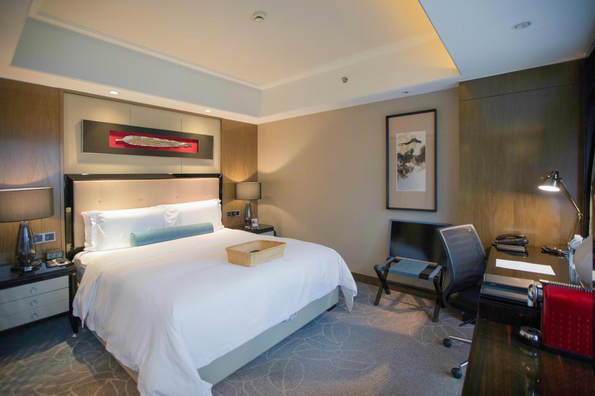 Pullman Shanghai Jingan Exterior photo