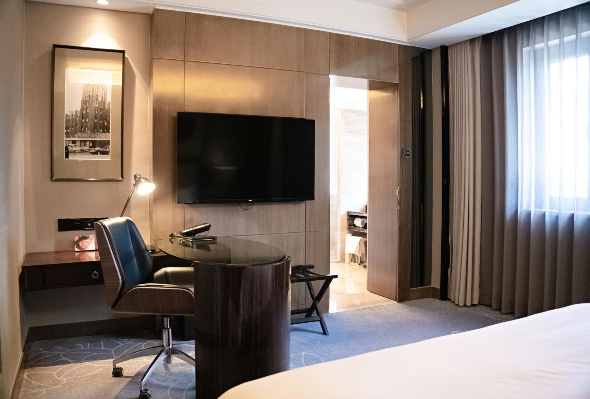Pullman Shanghai Jingan Exterior photo