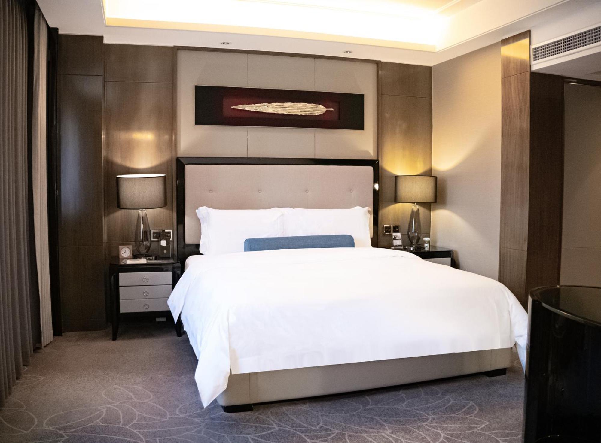 Pullman Shanghai Jingan Exterior photo