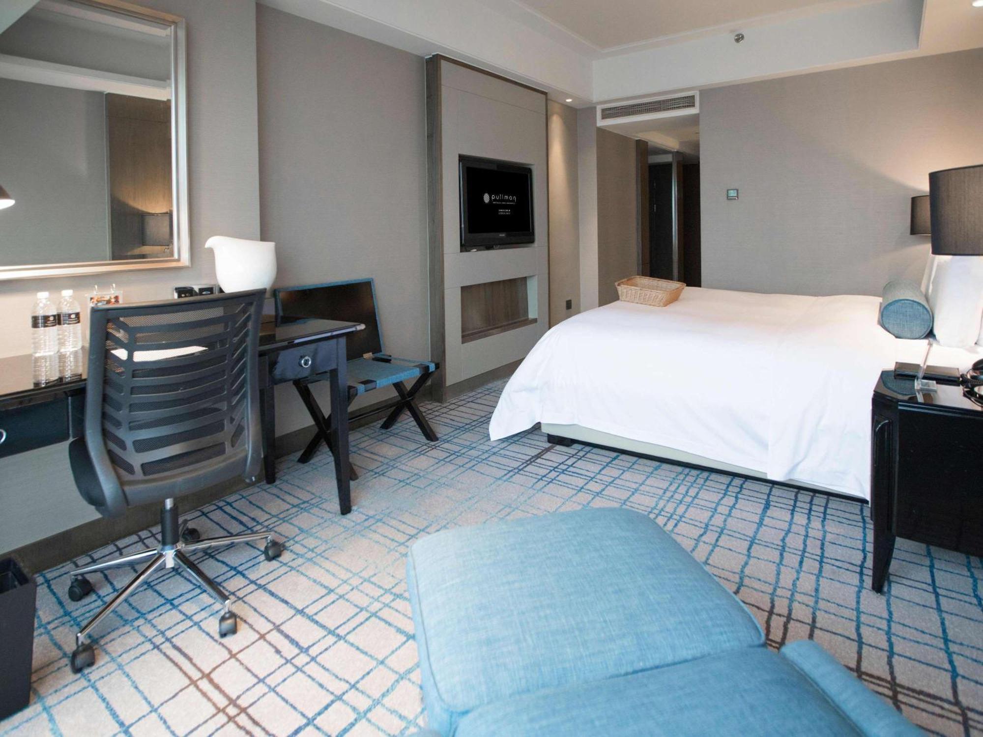 Pullman Shanghai Jingan Exterior photo